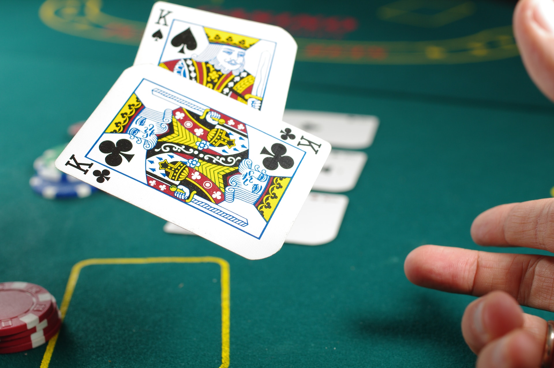 Un'analisi dei pro e dei contro dell'utilizzo delle criptovalute per il poker
