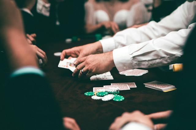Elevating the Fun: How Live Dealer Games Revolutionize Player Engagement